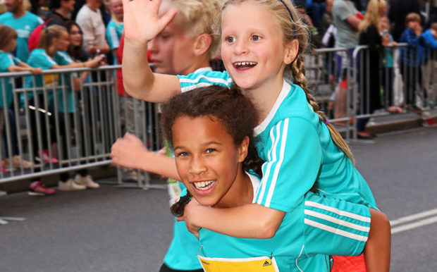 Midnattsloppet-lilla-på-ryggen