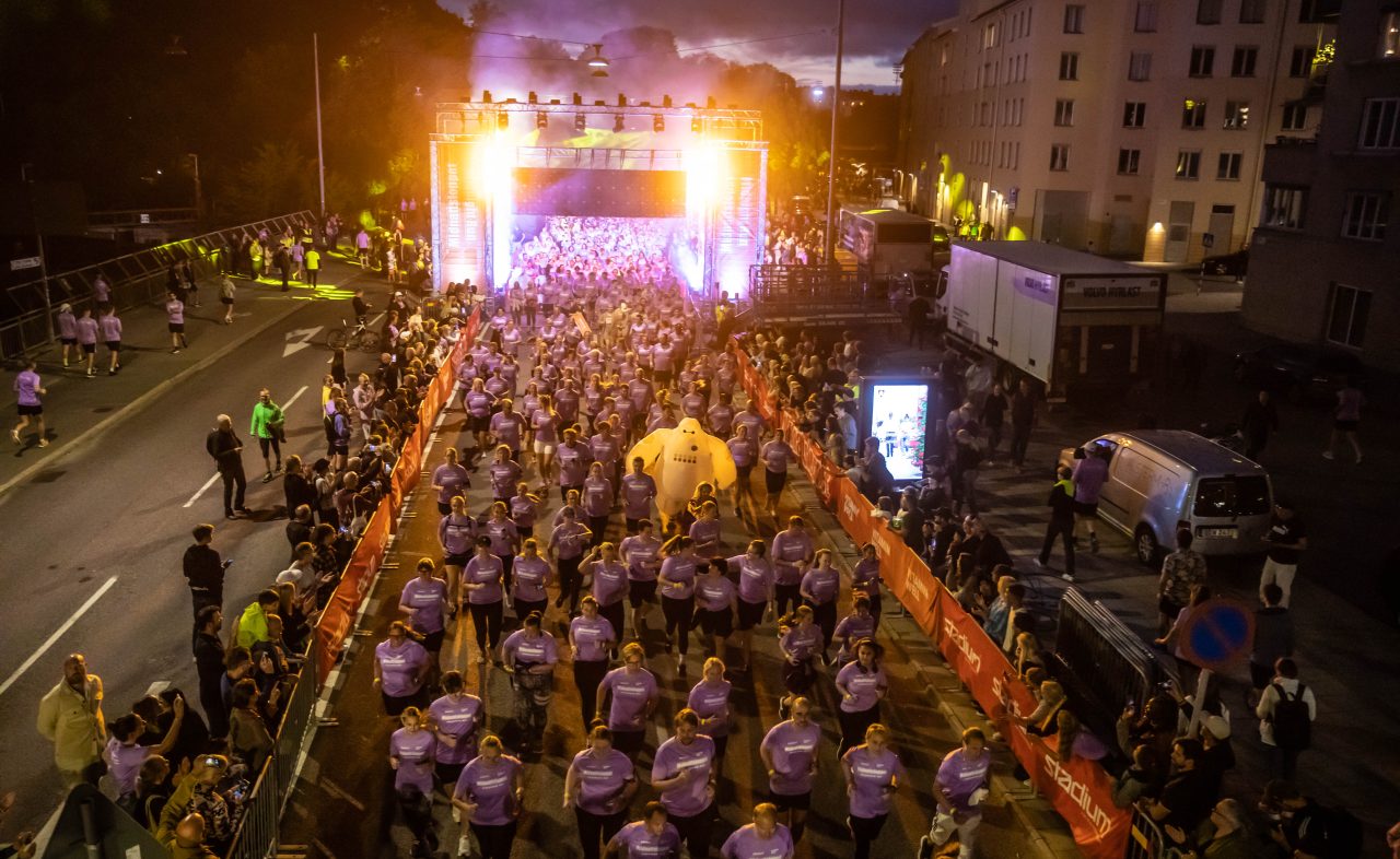 Midnattsloppet-Stockholm-2023-Press-fotograf-Karolina-Engman-starten-från-ovan (14)