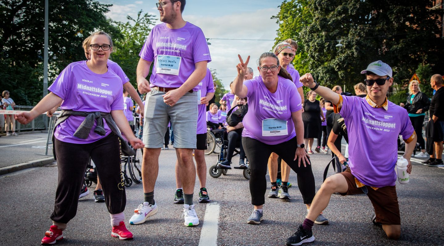 Midnattsloppet-Stockholm-2023-foto-Mattias-Bjorklund-Glada-start (1)