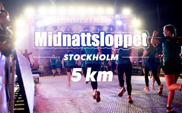 Midnattsloppet Stockholm Löpare på väg till målet på Hornsgatan