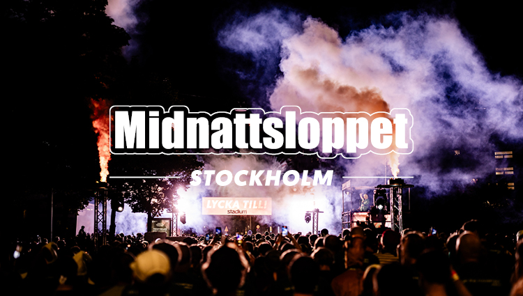 Midnattsloppet Stockholm löpare väntar i starten med rök