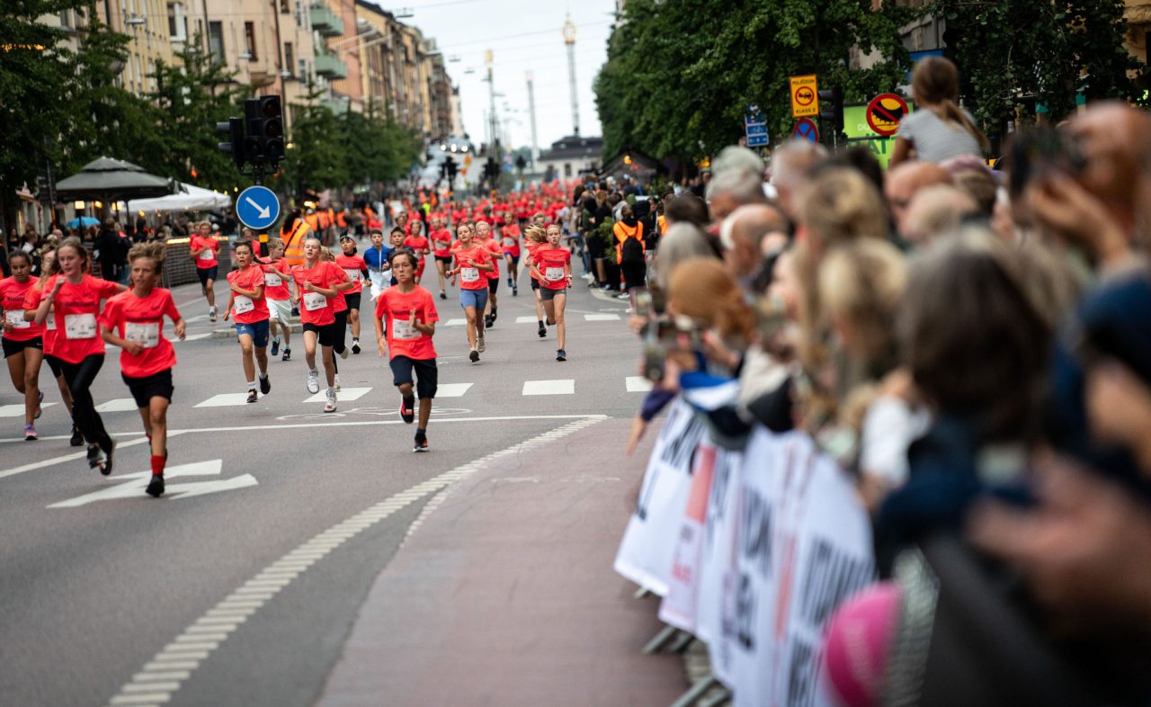LillaMidnattsloppet-Stockholm-2025-målgång-hornsgatan