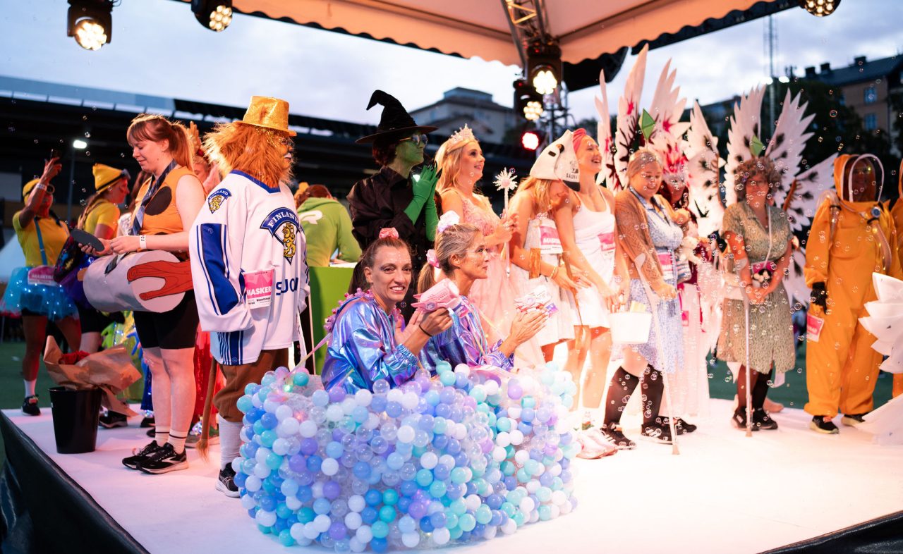 Midnattsloppet-2025-Stockholm-maskeraddeltagare