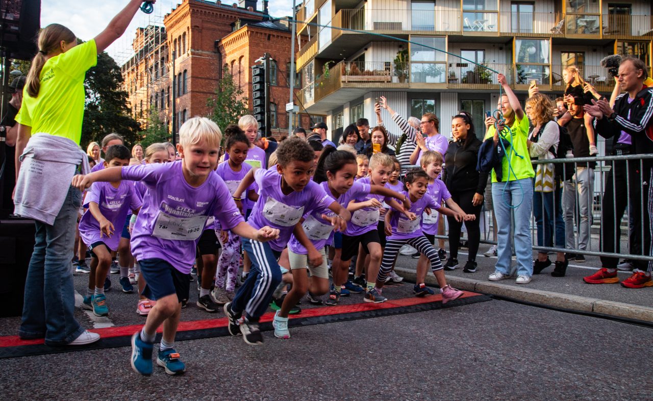 Midnattsloppet-Stockholm-2023-foto-Mattias-Bjorklund-Lilla-starten(5)