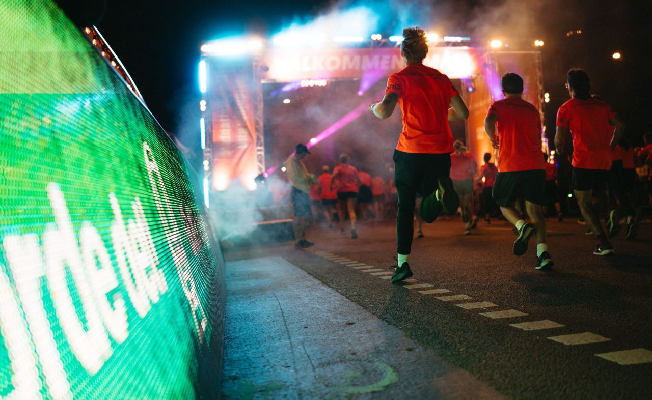 Midnattsloppet-stockholm-målgång-2025