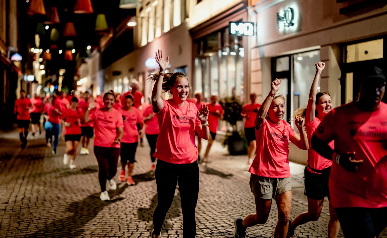 Midnattsloppet-Göteborg-Glada löpare