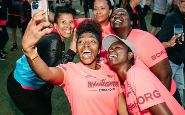 Bild på företag som tävlar tillsammans i Midnattsloppet