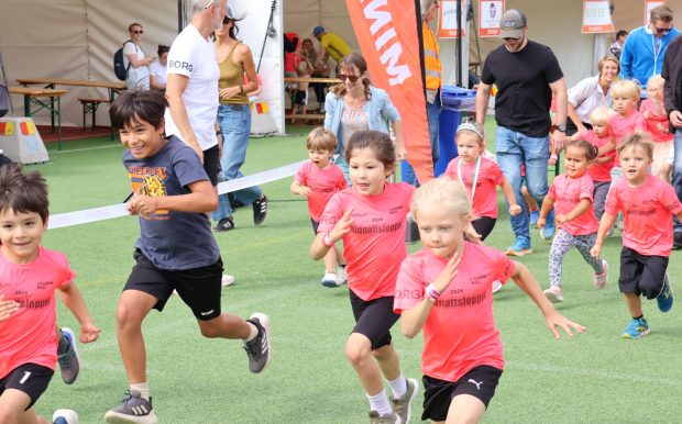 Mini Midnattsloppet Stockholm 2025 springer barn