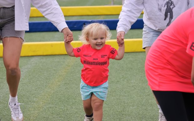 Mini Midnattsloppet Stockholm 2025 tjej barn