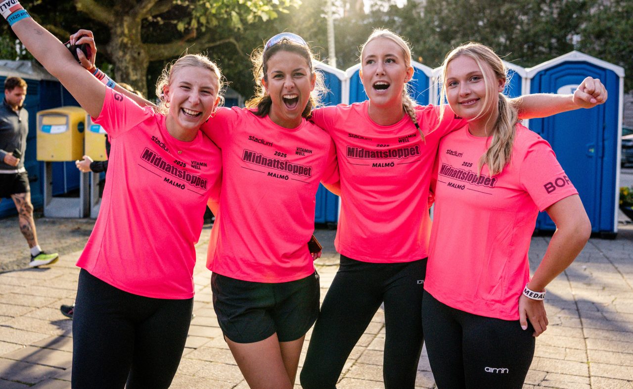 Fyra tjejer inför Midnattsloppets lagtävling