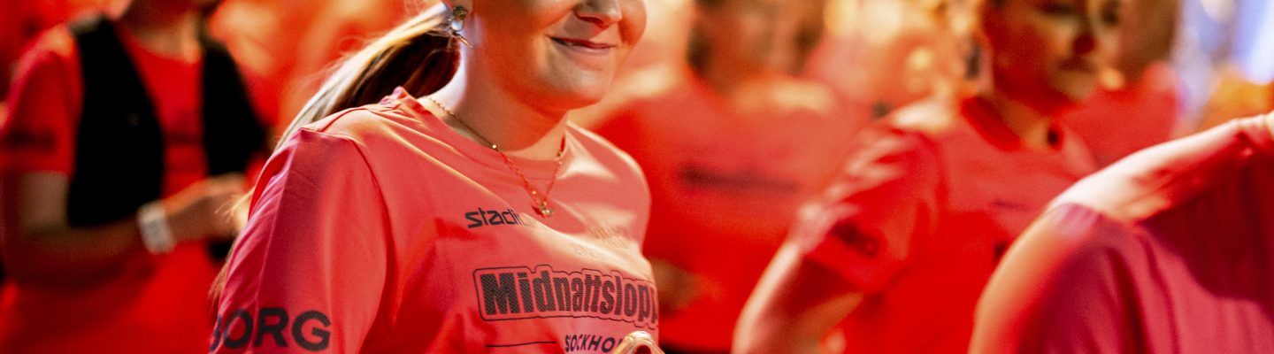 Den obligatoriska deltagare t-shirten