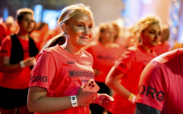 Den obligatoriska deltagare t-shirten