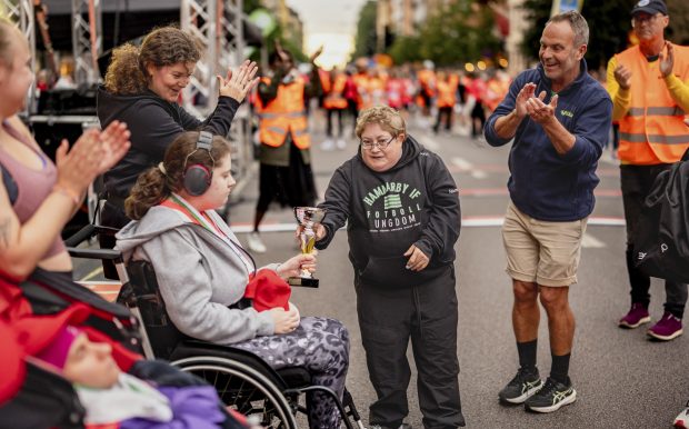 Glada Midnattsloppet 2025 prisutdelning Karin