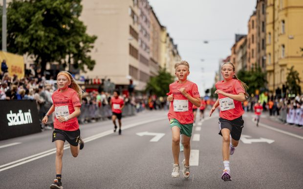 Lilla Midnattsloppet 2025 målgång spurt