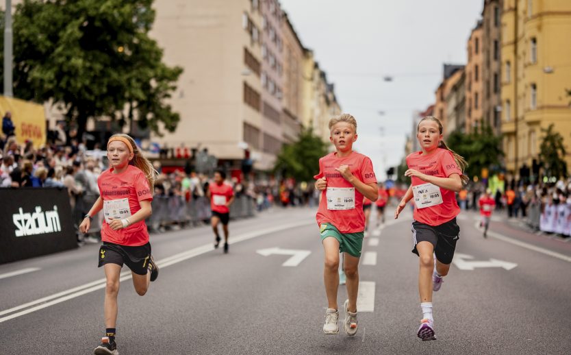 Lilla Midnattsloppet 2025 målgång spurt
